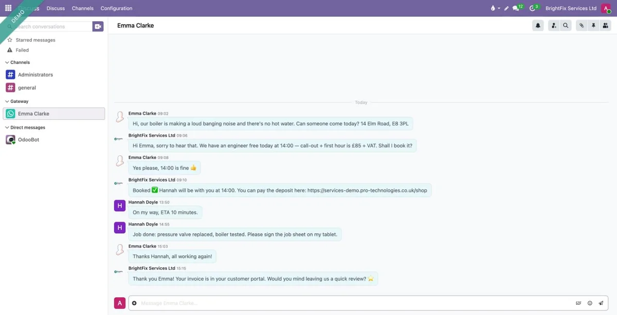 Переписка в WhatsApp внутри Odoo: заявка, запись, выезд, счёт и просьба об отзыве.